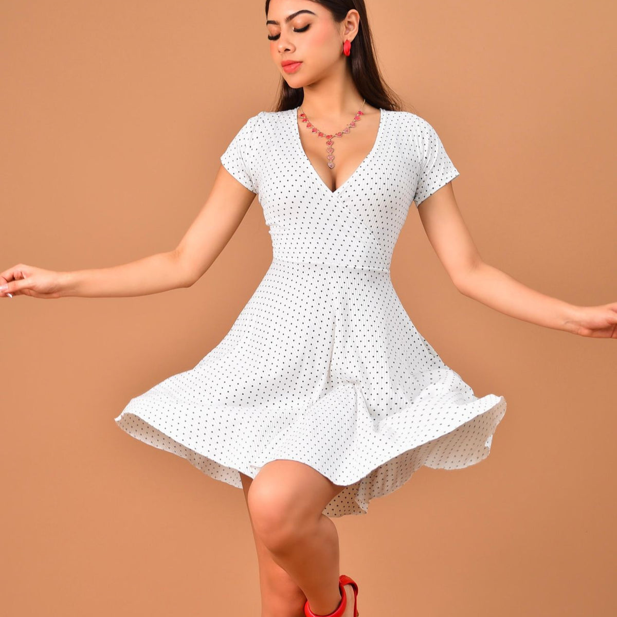 VESTIDO CORTO ESTAMPADO PUNTOS