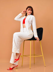 CONJUNTO CON DETALLE BORDADO
